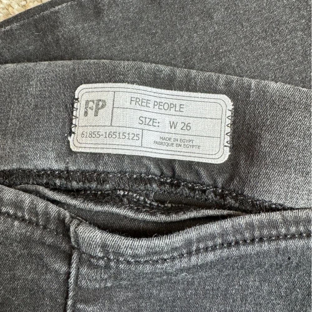 Free People Infinite Stretch Pull-On Skinny Jeans | Size 26 | Skyfall - Picture 6 of 10
